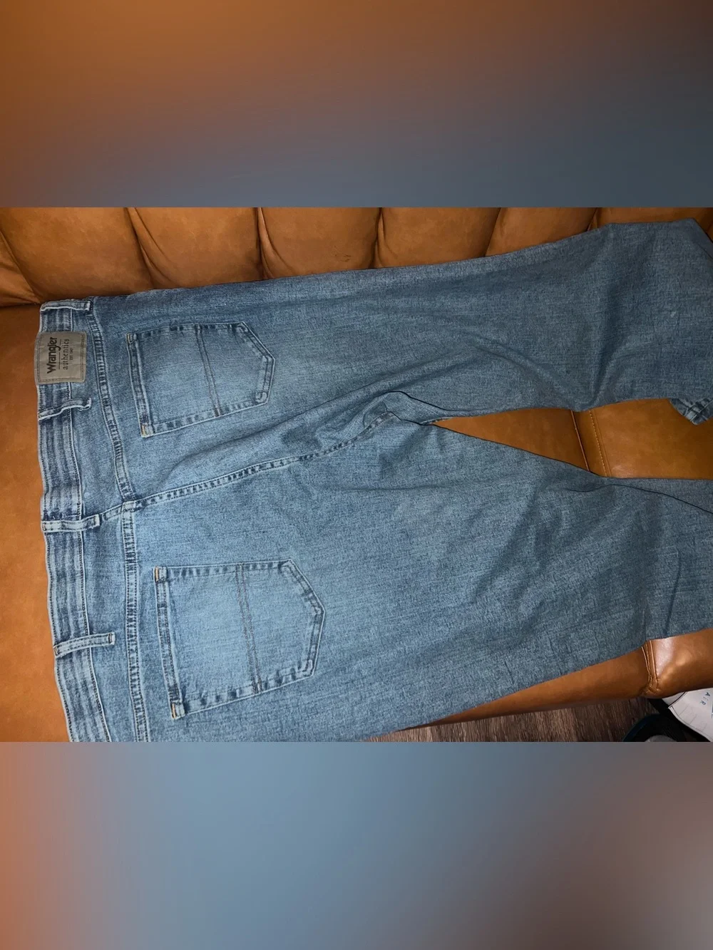 Wrangler Authentics jeans featuring a light stonewash denim men’s size 44/29